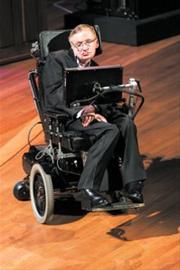 2010年6月2日，著名物理学家斯蒂芬·霍金在美国纽约举行的世界科学节开幕式上发表讲话。 如今霍金正在试用一种更为实用的新设备，即读取脑电波的神经装置，与本文所述脑电波转换成语言的系统类似。 新华社 发