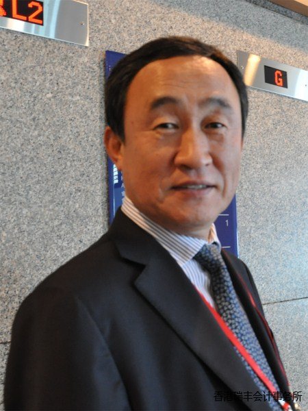 由博鰲亞洲論壇與香港菁英會共同主辦的“2010博鰲青年論壇(香港)”於11月26日在香港舉行。韓國南怡島株式會社行政總裁康禹鉉接受新浪財經采訪表示,朝鮮半島局勢對韓國經濟及市<a href=