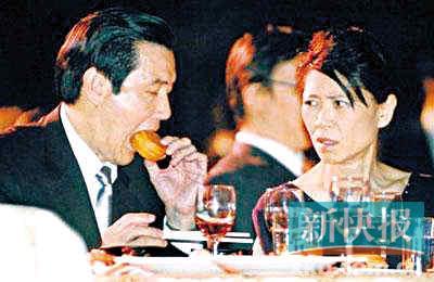 ■马英九的“爱吃”在政坛可是出了名。资料图 ■马英九的“爱吃”在政坛可是出了名。资料图